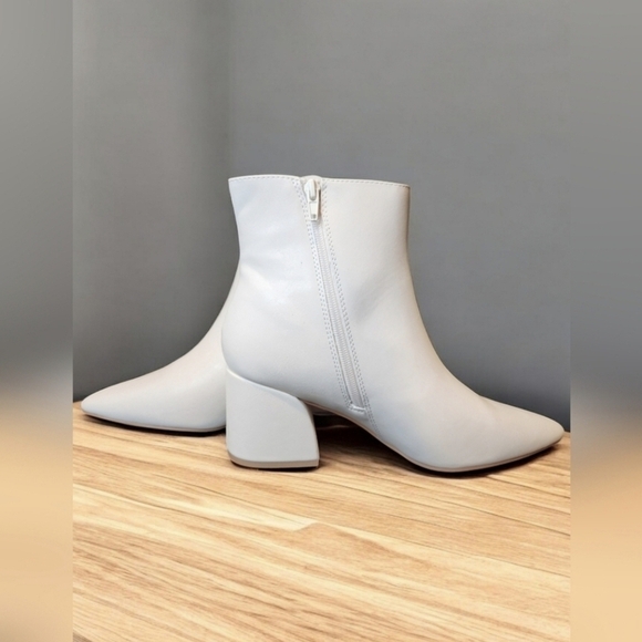 Madden Girl Pointed Toe Ankle Boots Womans Sz 10 Eggshell White - Picture 7 of 7